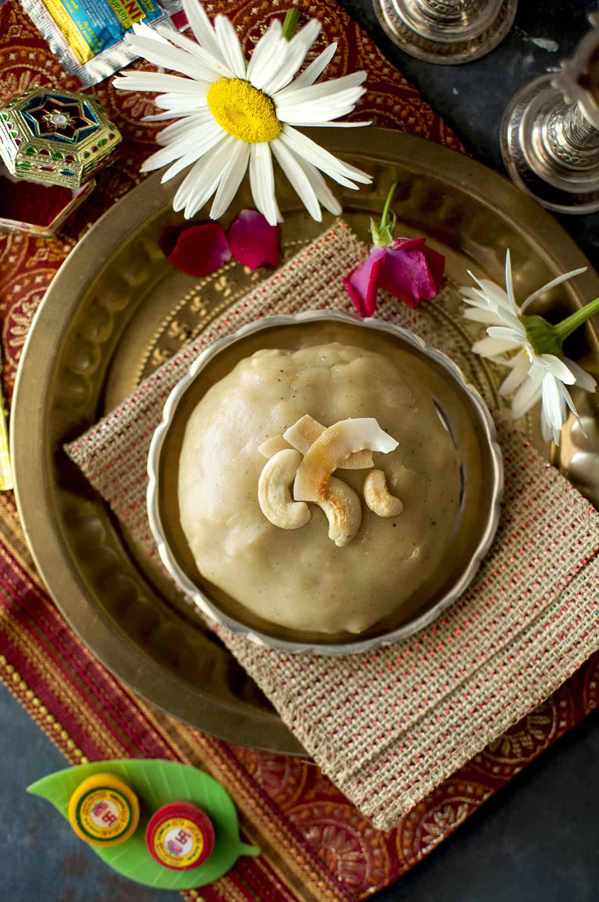 Top view of a Silver plate with chalimidi mudda