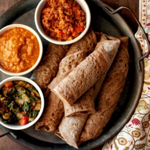 Top view of a tray wit Ethiopian bread.