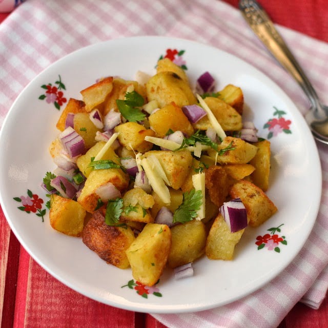 Delhi -- Aloo Chaat recipe (Baked version) | cookshideout