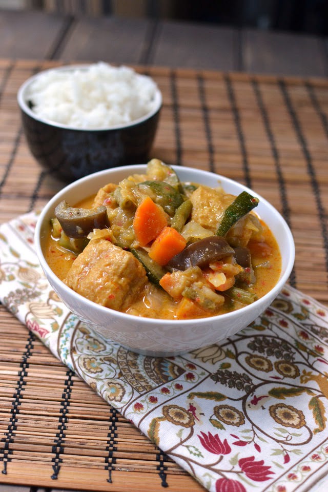 Malaysia -- Vegetarian Curry with Coconut Milk Recipe