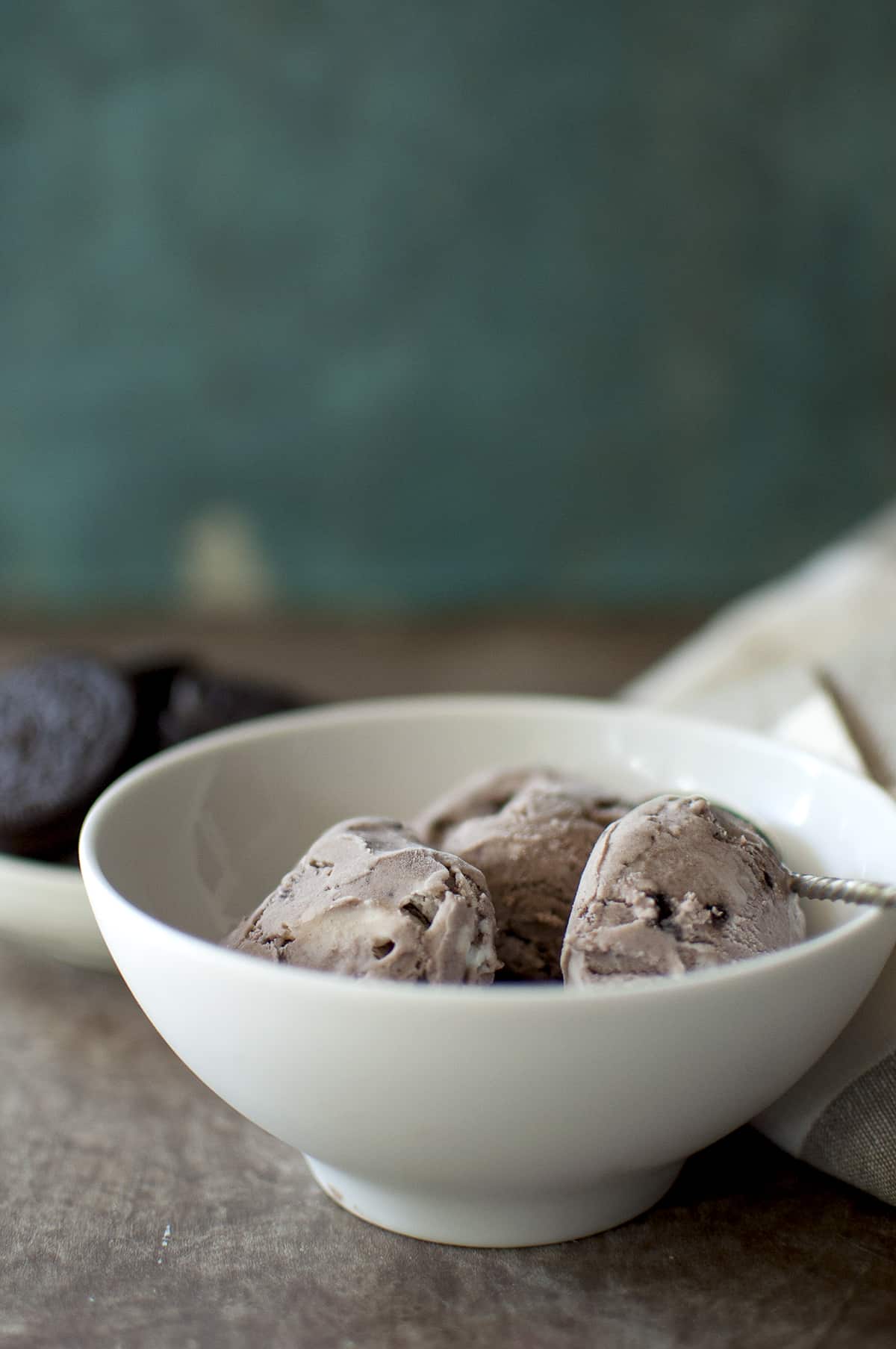 White bowl with ice cream