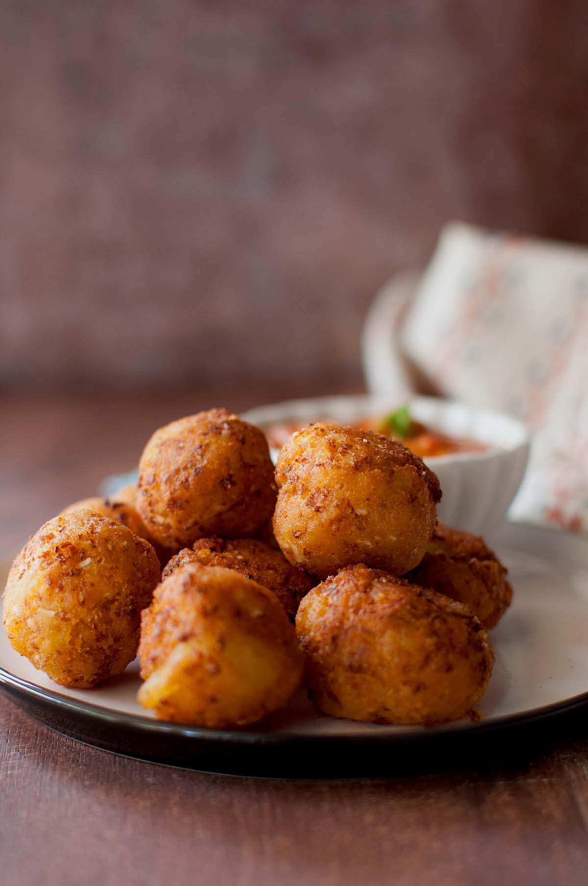 Black plate with crispy cauliflower kofta