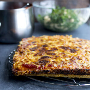 Wire rack with Cheese pizza