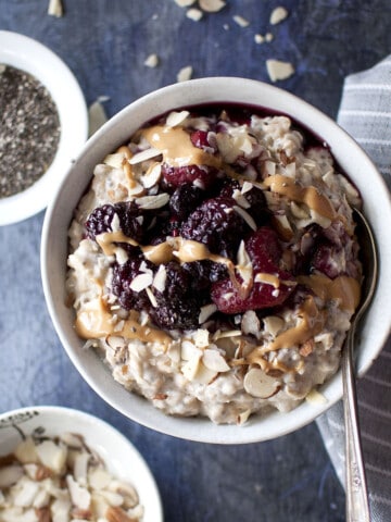 Grey bowl with Danish Grod.