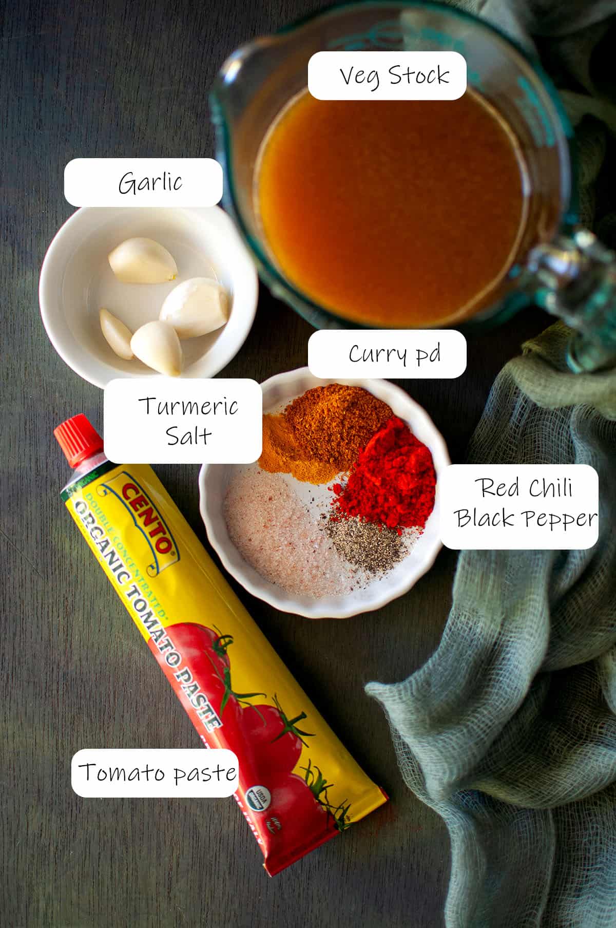 Ingredients needed to make tomato sauce, details in recipe card.