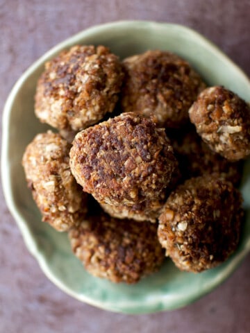 Green plate with meatless meatballs